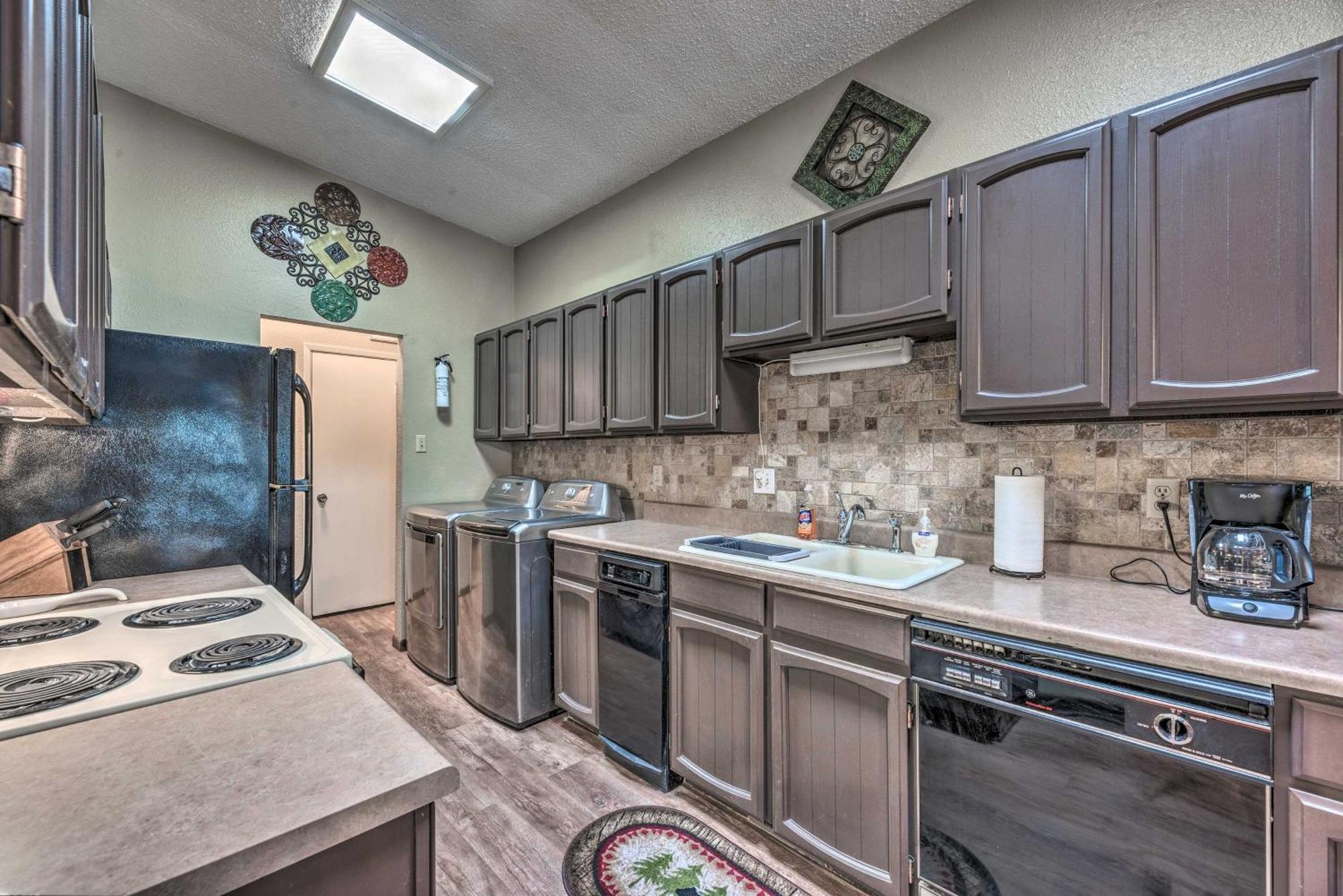 Alto Condo With Deck 2 Mi To Ruidoso Winter Park! Esterno foto